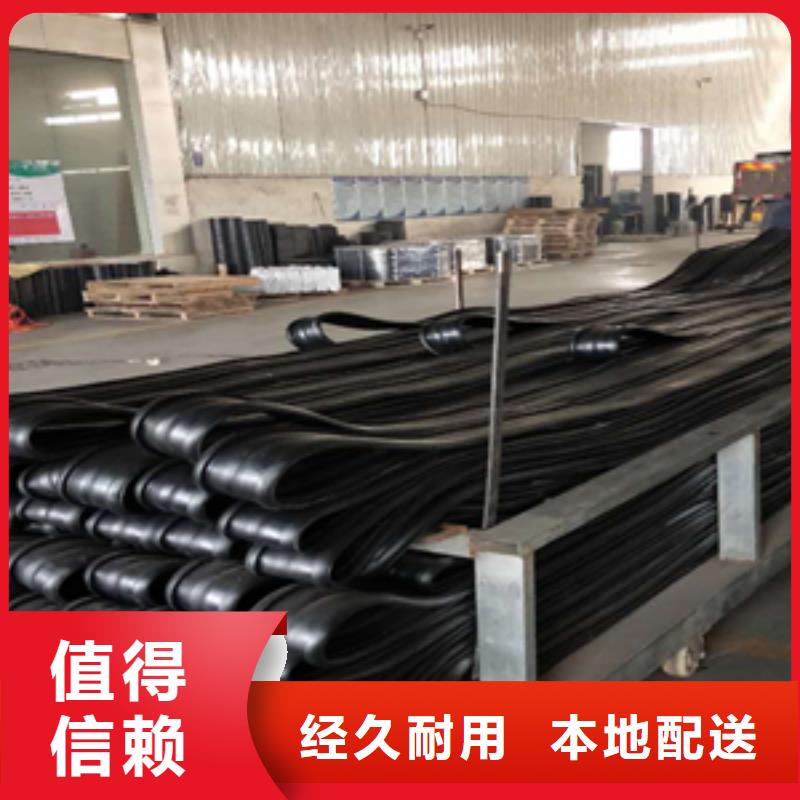 更換伸縮縫橡膠條施工隊(duì)伍