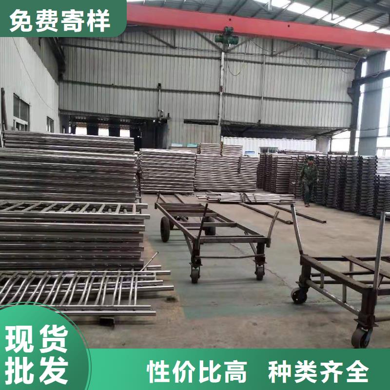 護欄-國道抗沖擊圍欄按需定制