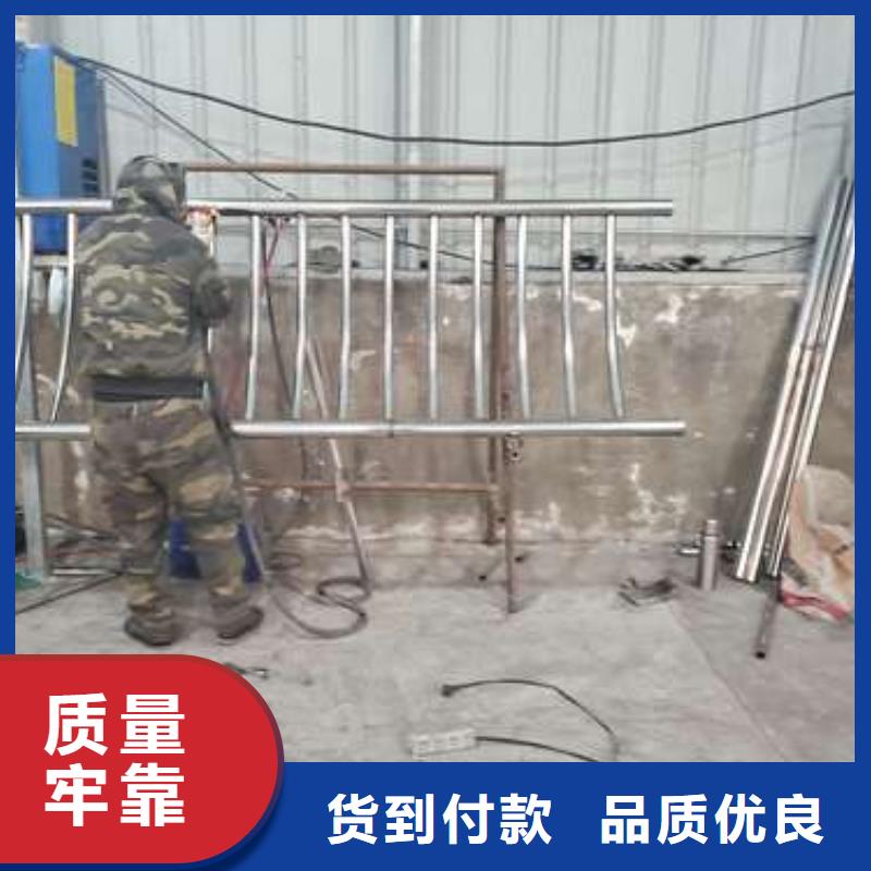 防撞護(hù)欄橋梁欄桿價(jià)格實(shí)惠工廠直供