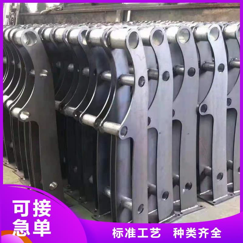 防撞護(hù)欄市政道路防護(hù)欄廠家經(jīng)驗(yàn)豐富