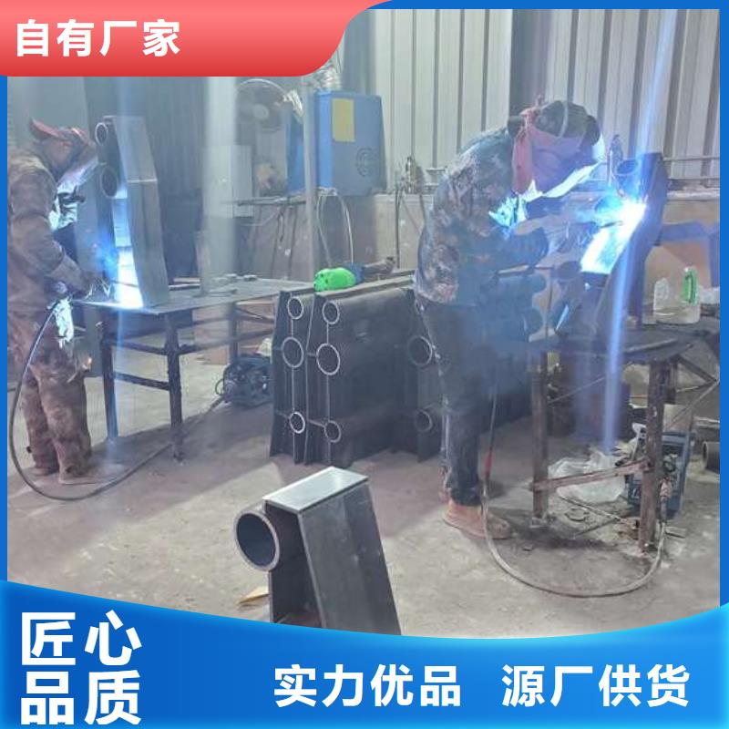 防撞護欄-燈光護欄多種規(guī)格供您選擇