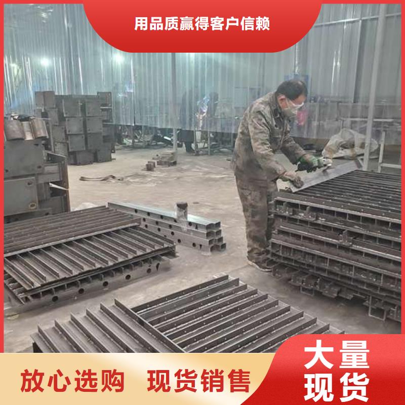 防撞護(hù)欄-道路隔離欄質(zhì)優(yōu)價保