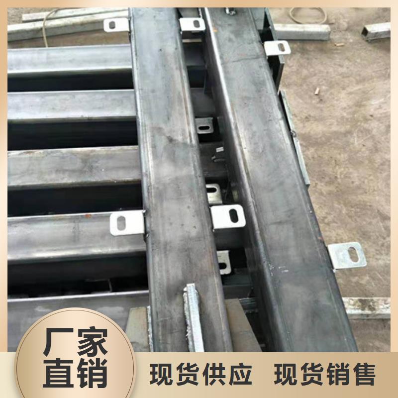 防撞護(hù)欄-道路隔離欄質(zhì)優(yōu)價(jià)保