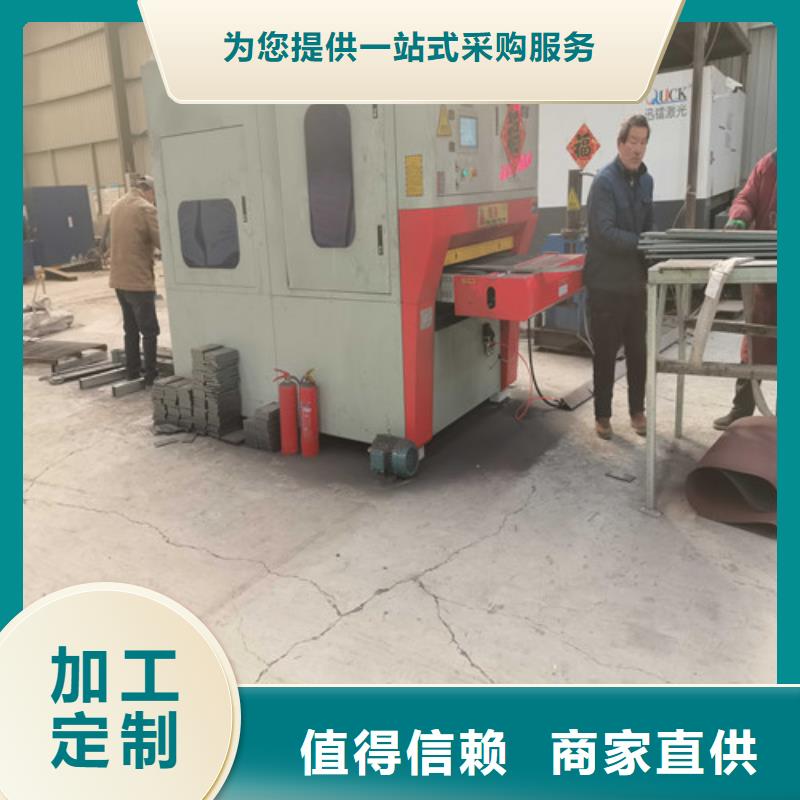 護(hù)欄國道抗沖擊圍欄大量現(xiàn)貨