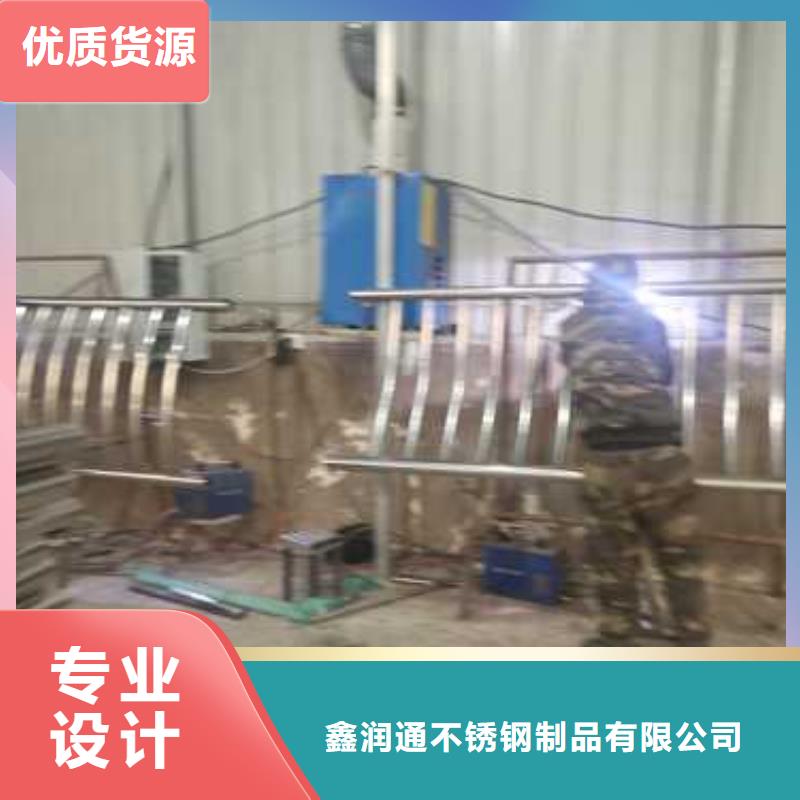 護(hù)欄防撞護(hù)欄立柱價(jià)格有優(yōu)勢(shì)