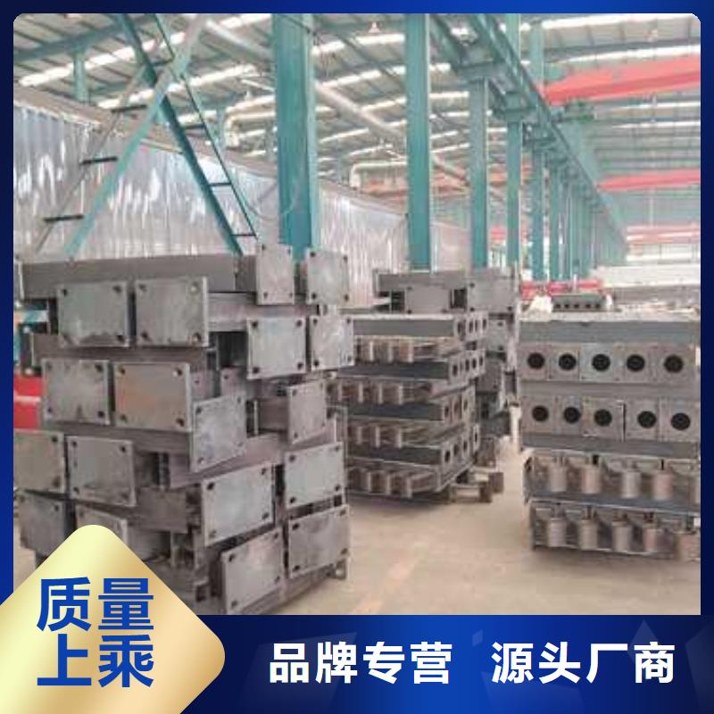 橋上防撞鋼護(hù)欄批發(fā)零售均可