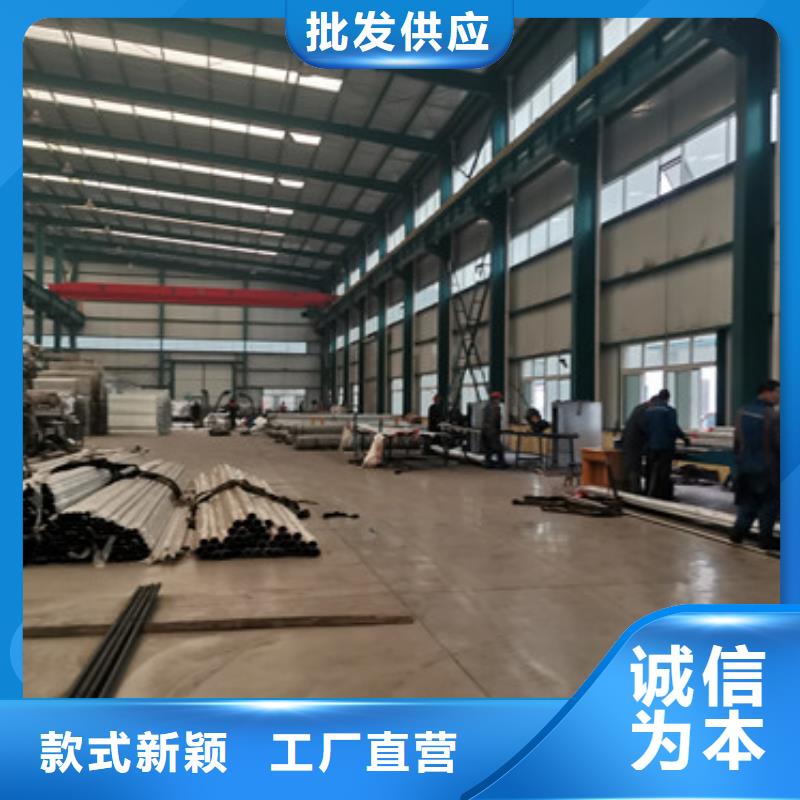 【橋梁護(hù)欄廠家人車分流欄品質(zhì)過硬】