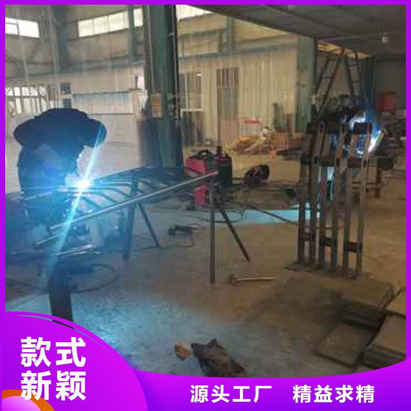 護(hù)欄 不銹鋼復(fù)合管護(hù)欄廠家現(xiàn)貨供應(yīng)