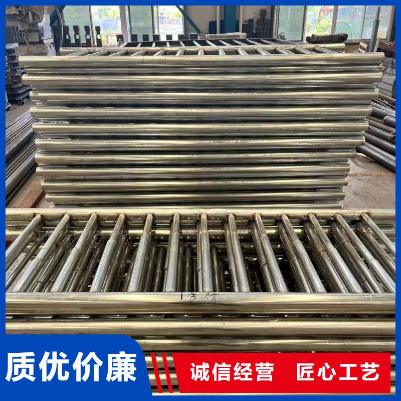  护栏严格把关质量放心