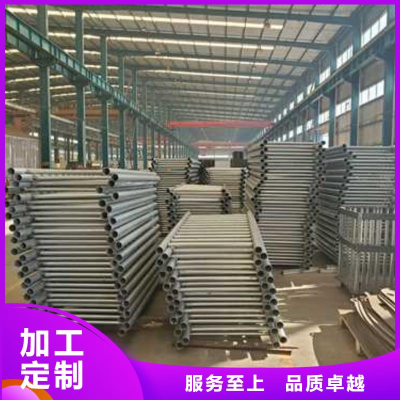 鋼背木護(hù)欄的用途分析