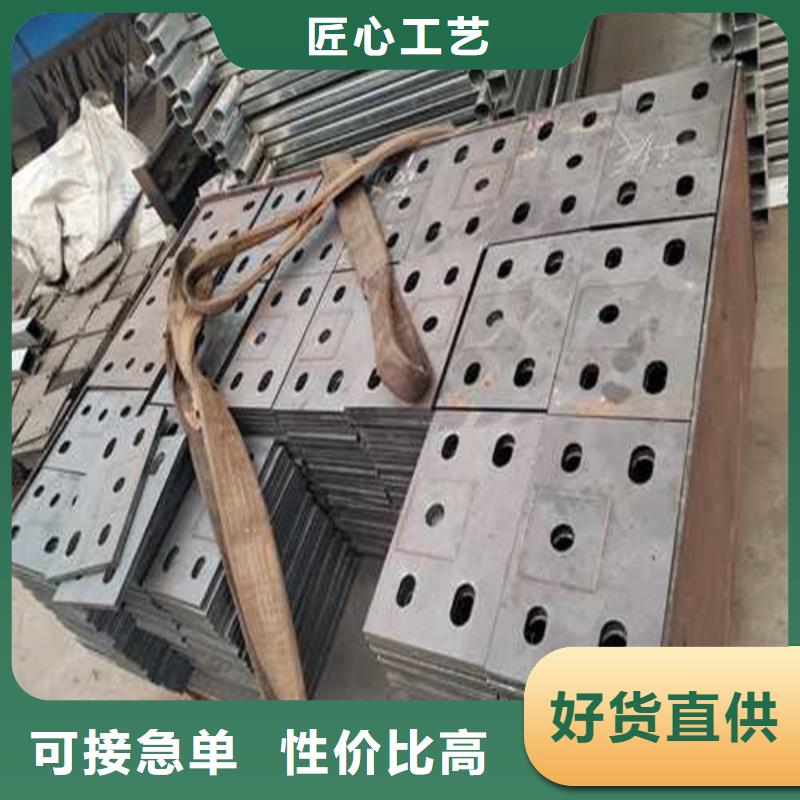 护栏质检合格出厂