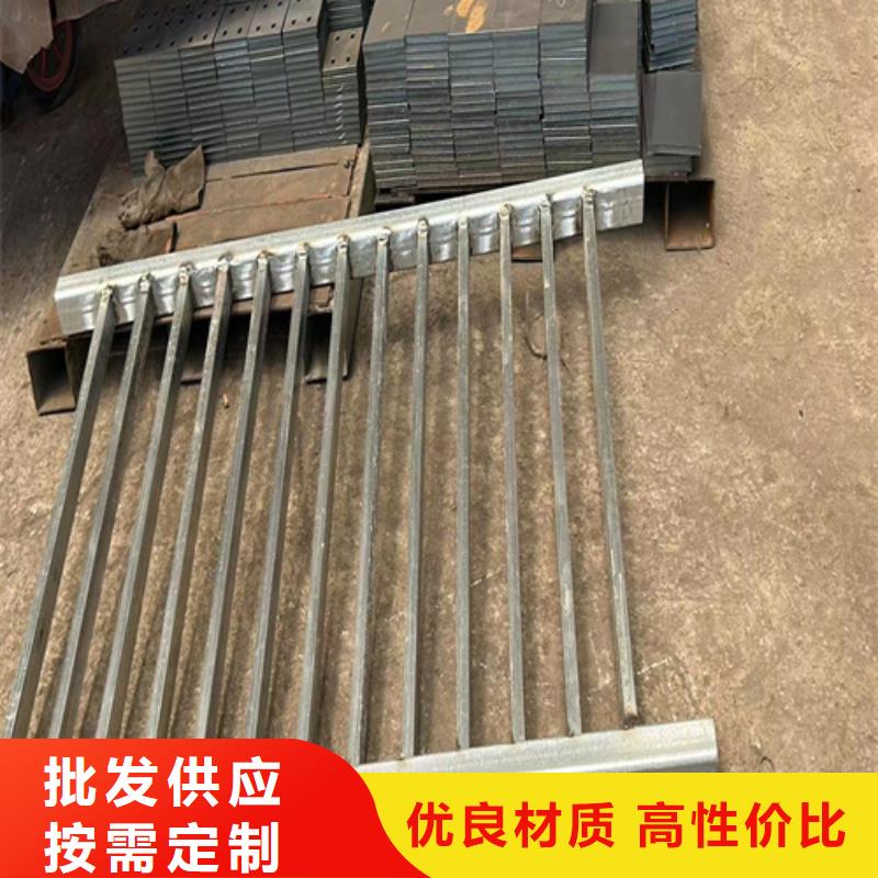 現(xiàn)貨供應(yīng)橋面防撞護(hù)欄的廠(chǎng)家