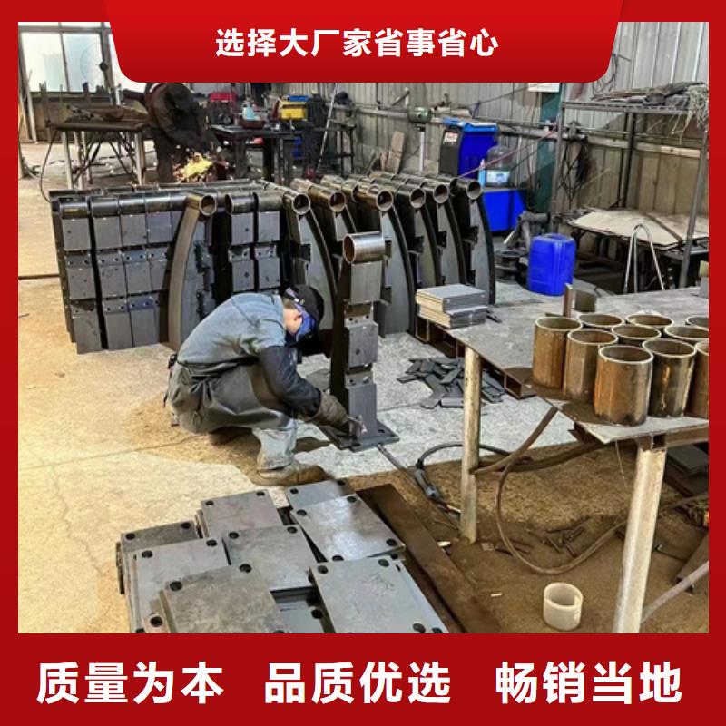  防撞護(hù)欄做工細(xì)致