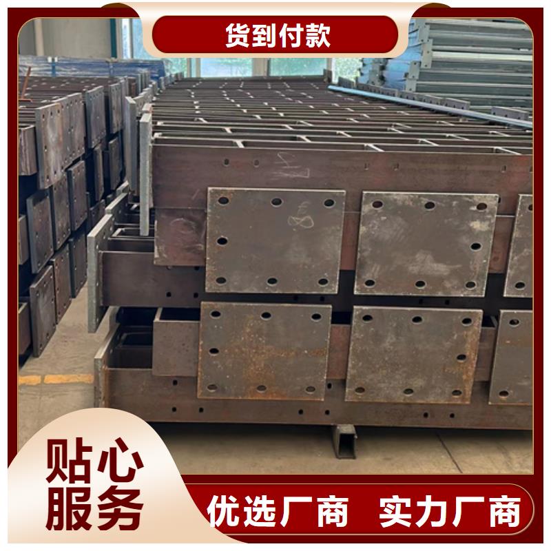  防撞護(hù)欄應(yīng)用廣泛
