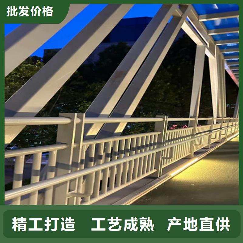 道路護(hù)欄市政道路防護(hù)欄大廠生產(chǎn)品質(zhì)