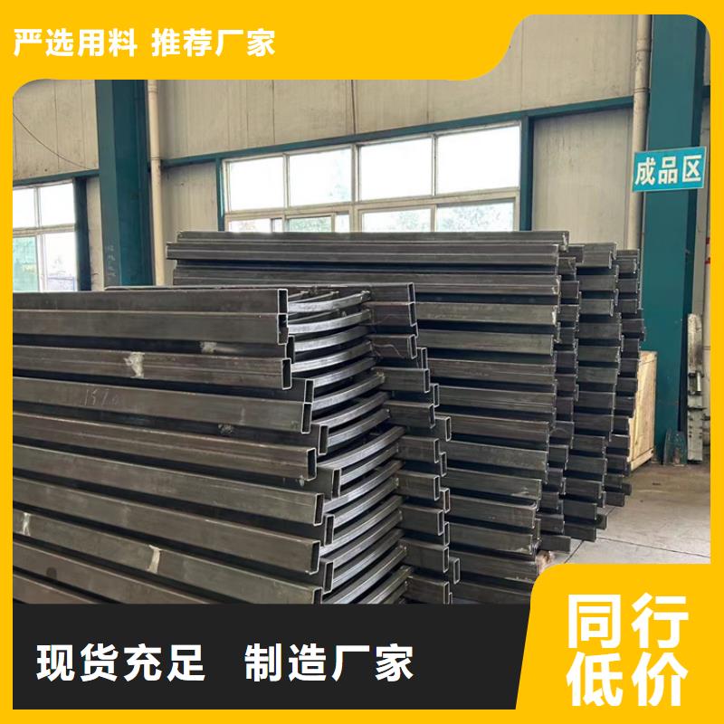 道路護(hù)欄鍍鋅噴塑防撞欄細(xì)節(jié)嚴(yán)格凸顯品質(zhì)