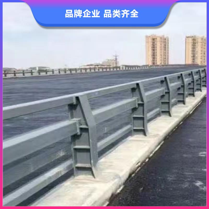 道路護(hù)欄,燈光護(hù)欄廠家定制