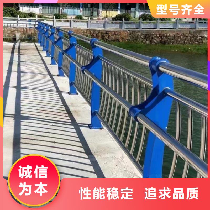 道路護(hù)欄,燈光護(hù)欄廠家定制