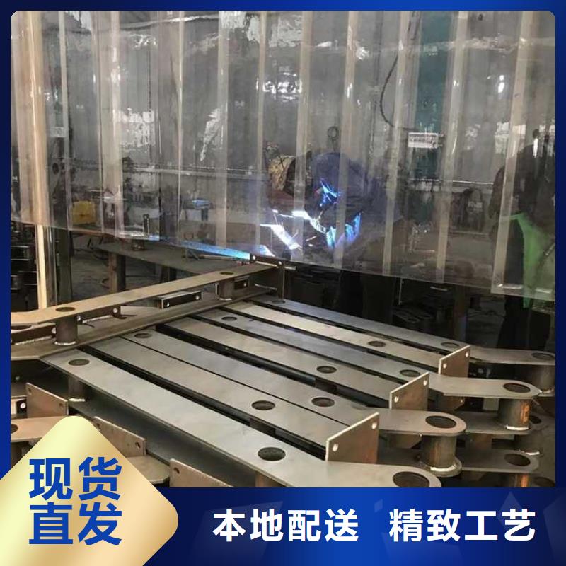 燈光護(hù)欄防撞立柱專(zhuān)業(yè)生產(chǎn)N年