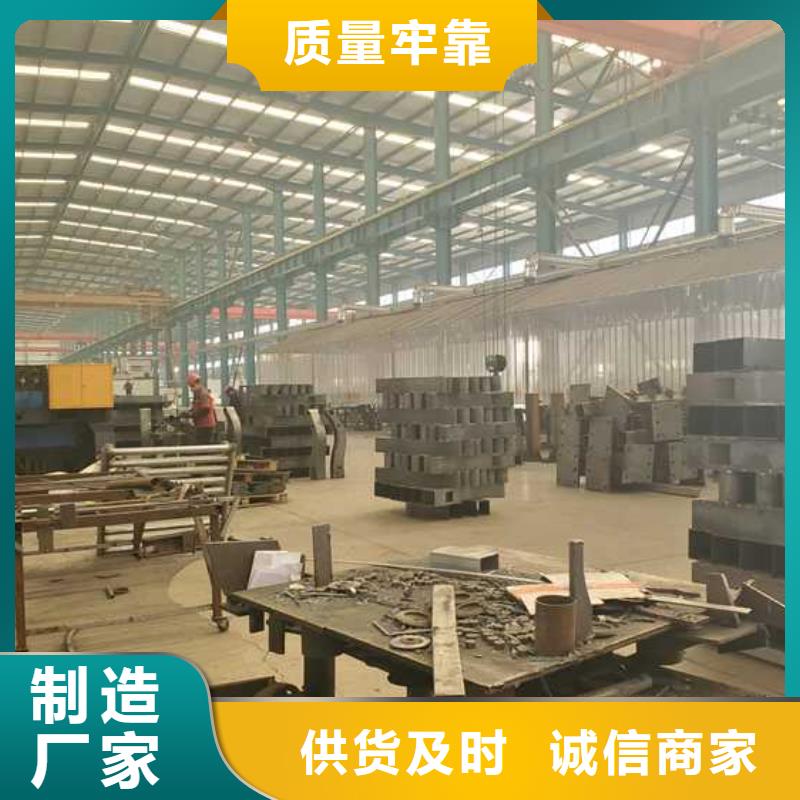 【燈光護(hù)欄人車分流欄廠家直銷貨源充足】