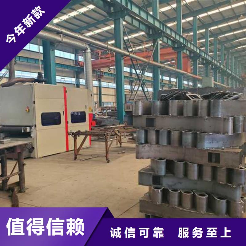 燈光護(hù)欄【橋梁鋼護(hù)欄】懂您所需