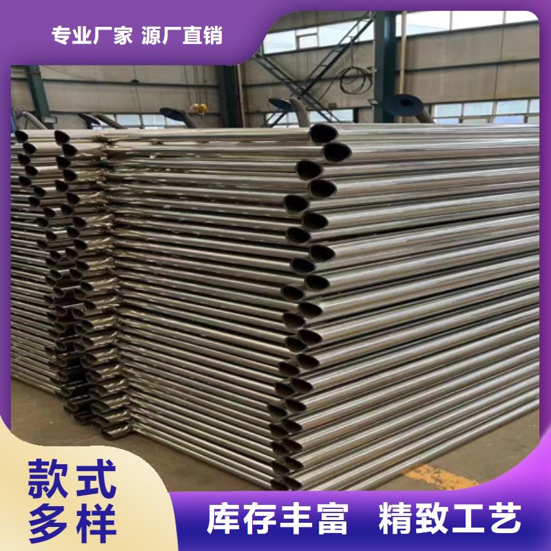 護(hù)欄國(guó)道抗沖擊圍欄購(gòu)買的是放心