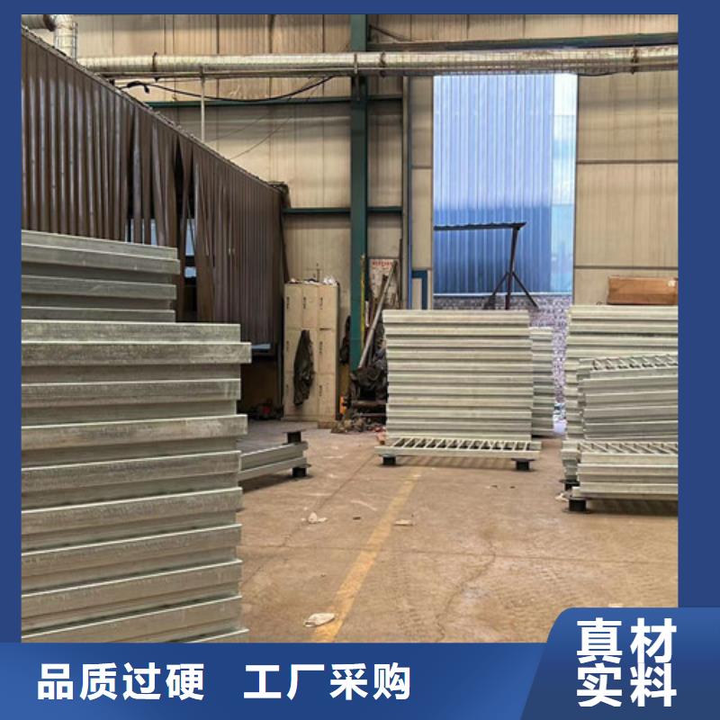 燈光護(hù)欄鍍鋅波形護(hù)欄多種優(yōu)勢放心選擇