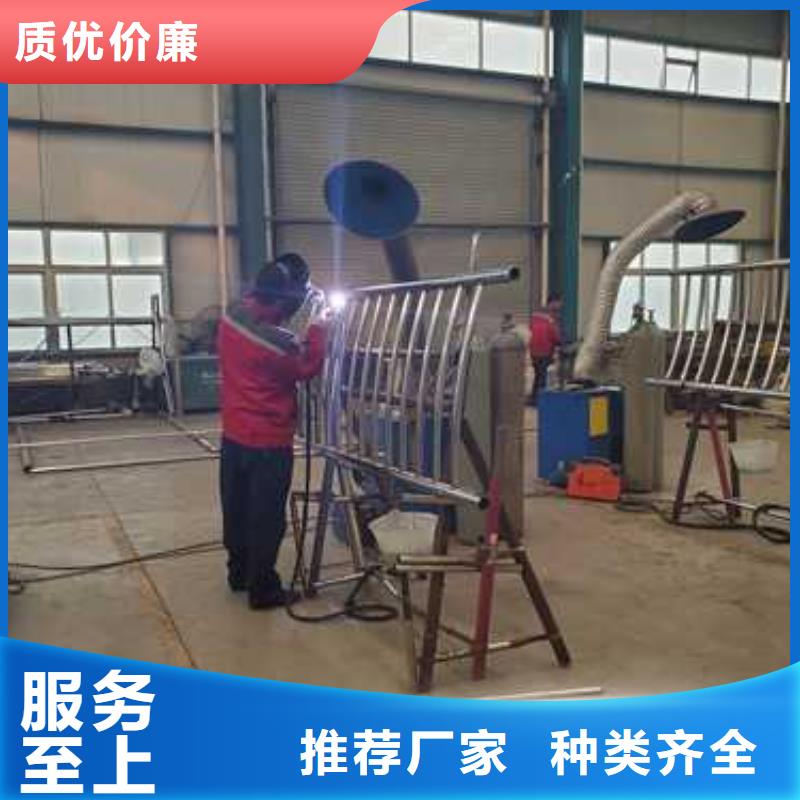 燈光護(hù)欄橋梁防撞護(hù)欄廠家用心制造