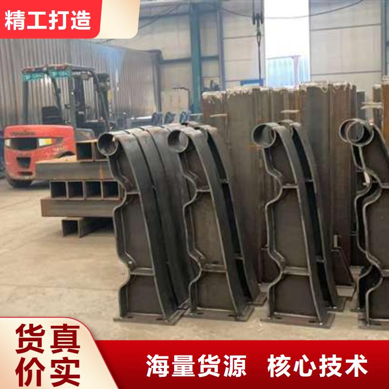 【護欄】旋轉(zhuǎn)護欄專注產(chǎn)品質(zhì)量與服務