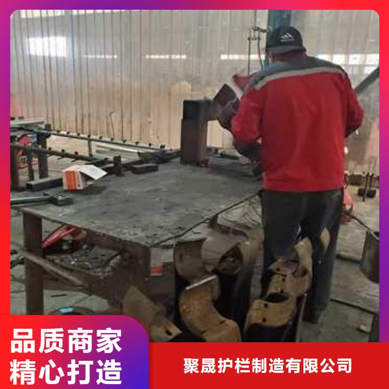 護(hù)欄國道抗沖擊圍欄專業(yè)按需定制