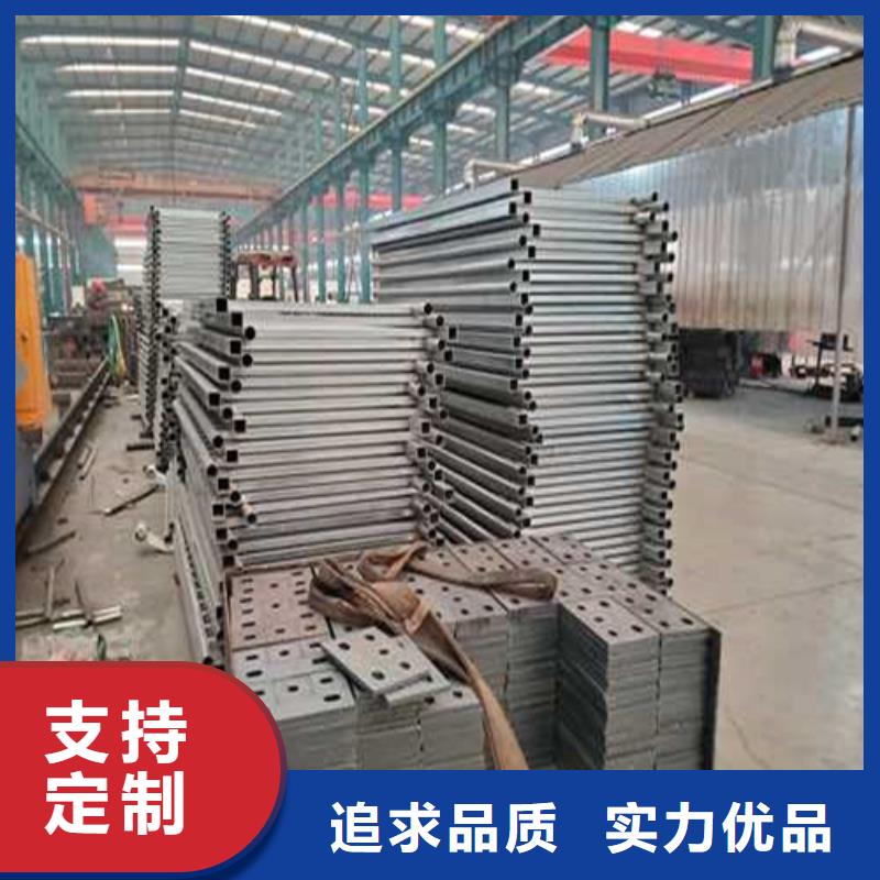 【護欄】旋轉(zhuǎn)護欄專注產(chǎn)品質(zhì)量與服務