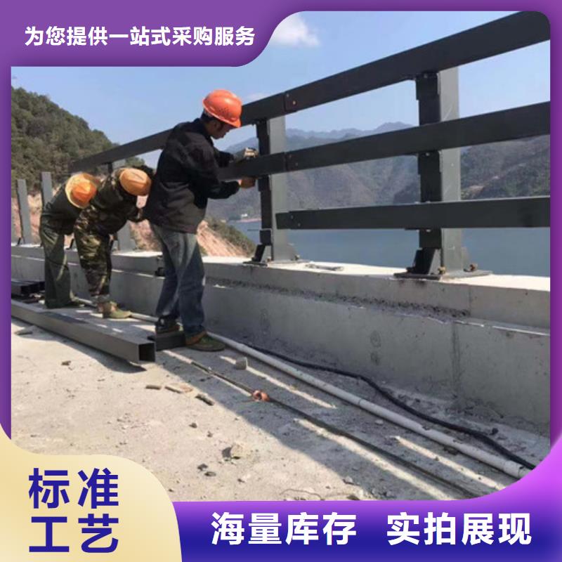 橋梁防撞護欄河堤護欄質(zhì)檢合格出廠