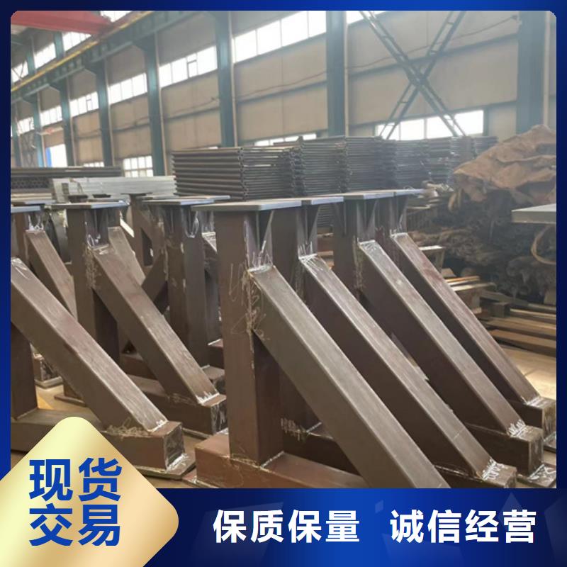 道路護(hù)欄LED防護(hù)欄桿今年新款