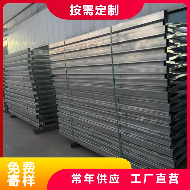 道路護欄不銹鋼復(fù)合管護欄廠工廠批發(fā)