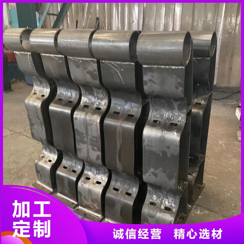 道路護(hù)欄LED防護(hù)欄桿工藝精細(xì)質(zhì)保長久