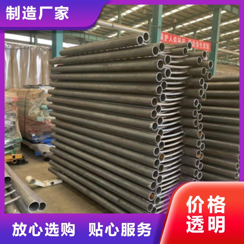 道路護(hù)欄 防撞護(hù)欄廠嚴(yán)格把控每一處細(xì)節(jié)