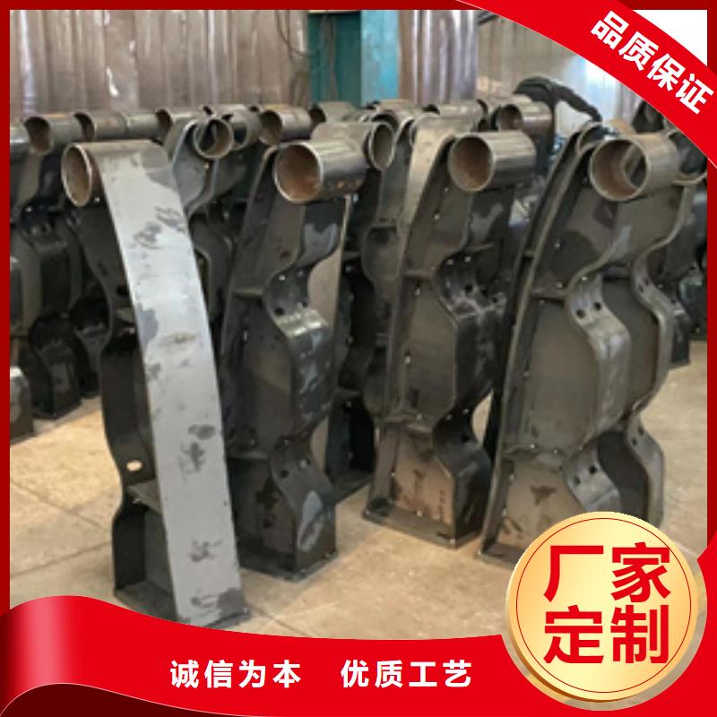 道路護(hù)欄不銹鋼景觀護(hù)欄實(shí)拍展現(xiàn)