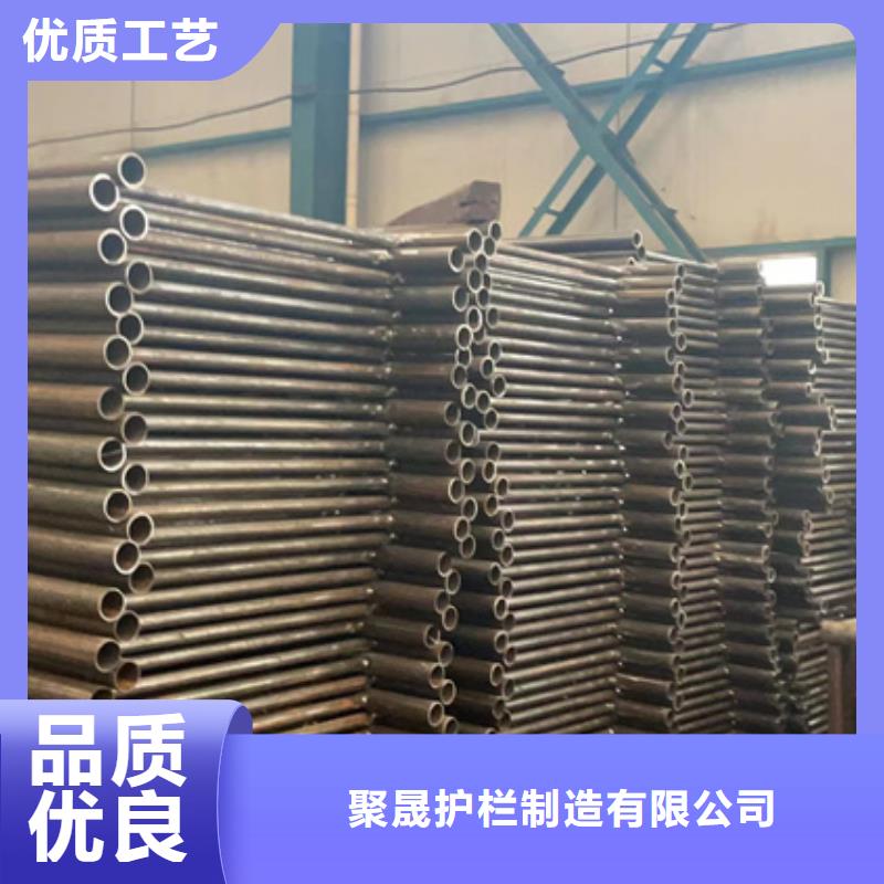  人行道護欄專業(yè)的生產(chǎn)廠家