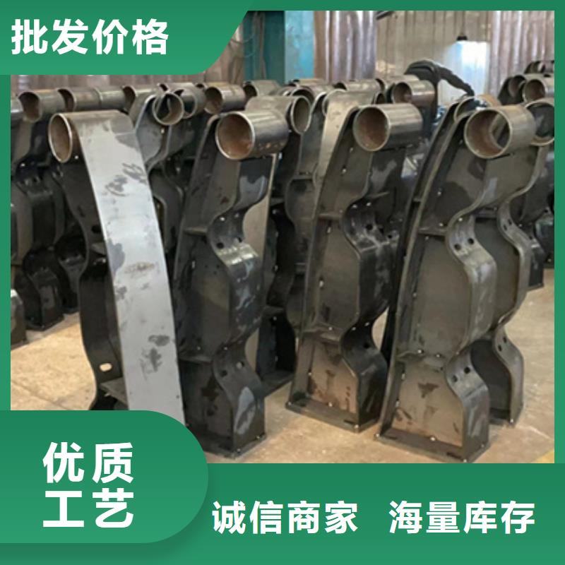 護(hù)欄鍍鋅噴塑防撞欄應(yīng)用范圍廣泛