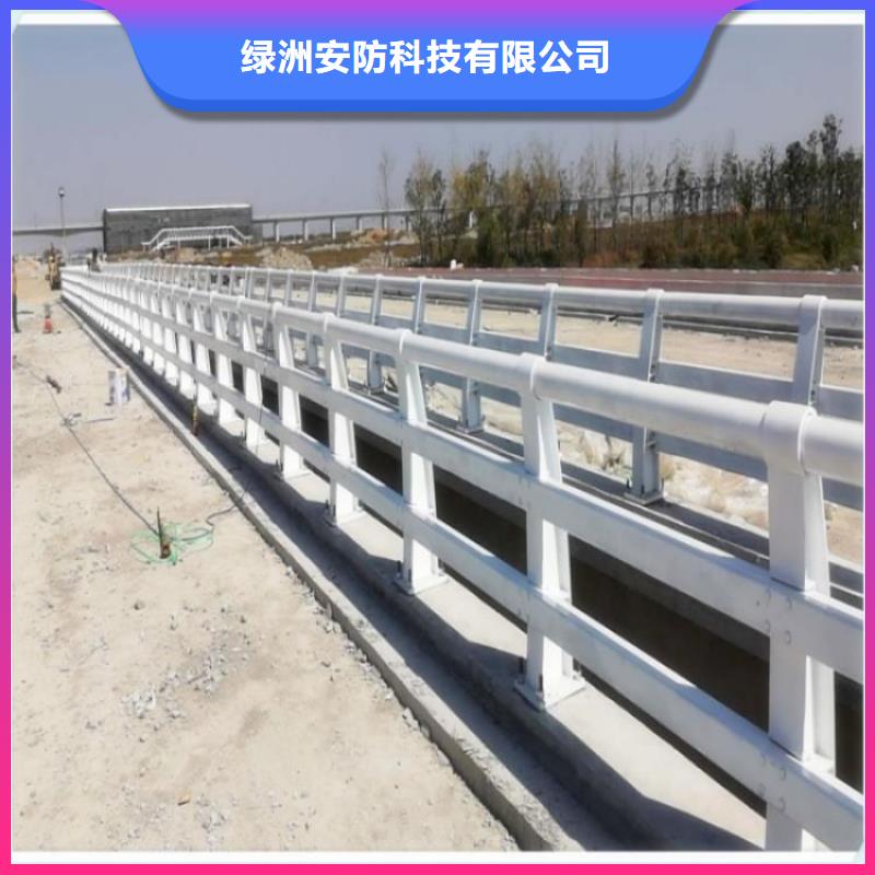 護欄廠家,護欄鋼板立柱從廠家買售后有保障