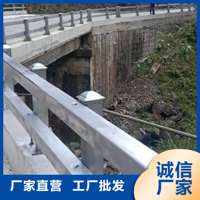 防撞欄燈光護(hù)欄專業(yè)生產(chǎn)N年