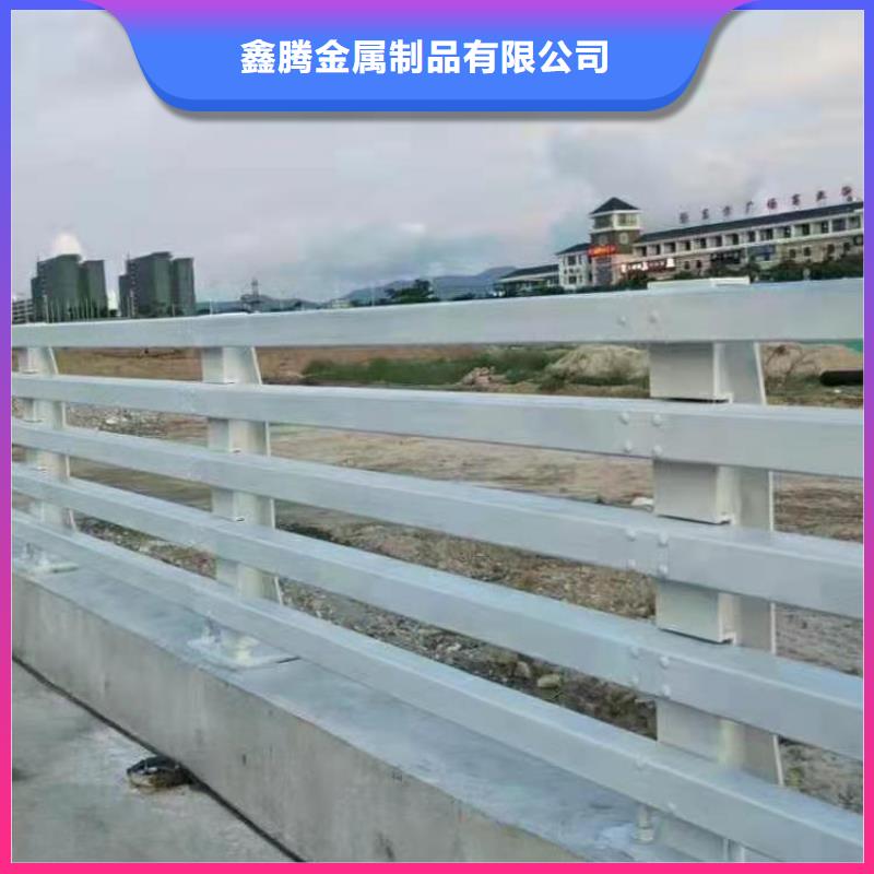 f型防撞護欄源頭加工廠家
