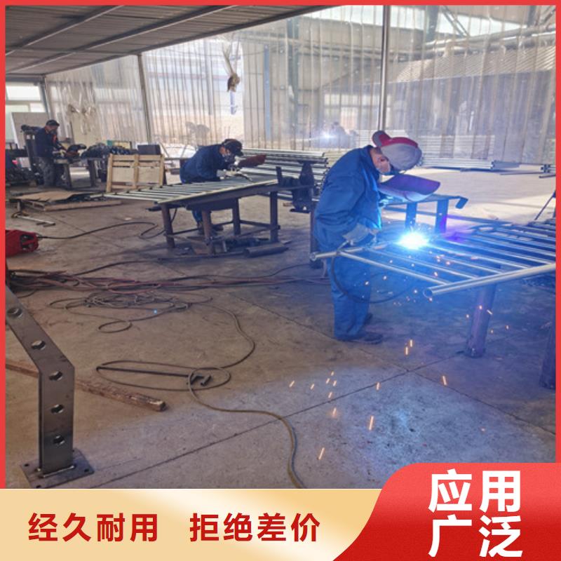 防撞護(hù)欄市政道路防護(hù)欄工藝精細(xì)質(zhì)保長久
