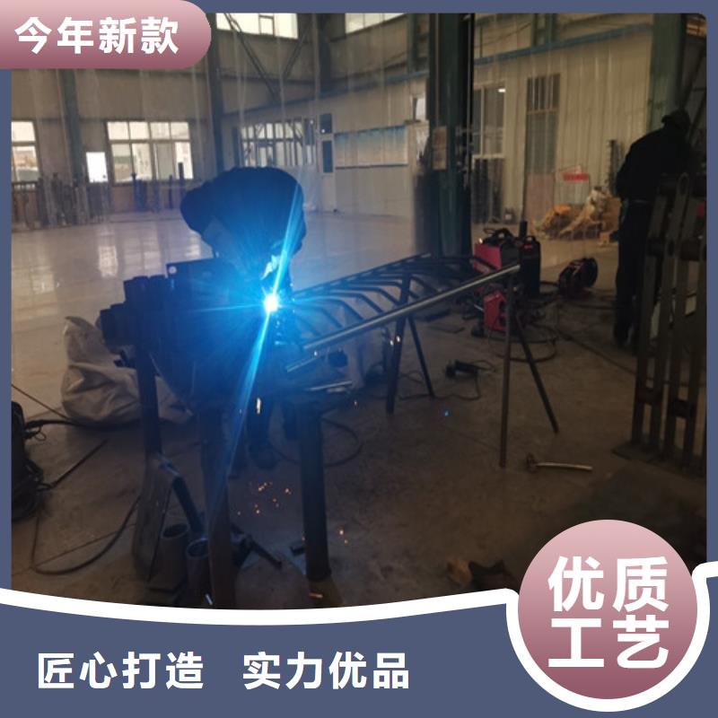桥梁护栏国道抗冲击围栏今年新款