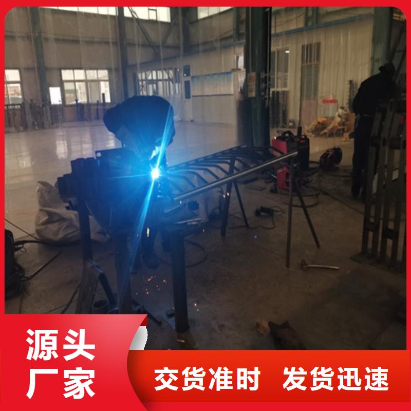 防撞護(hù)欄鍍鋅波形護(hù)欄實(shí)體廠家