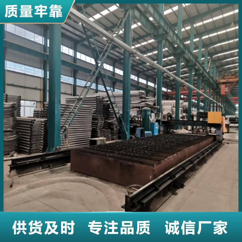 防撞護(hù)欄鍍鋅波形護(hù)欄實(shí)體廠家