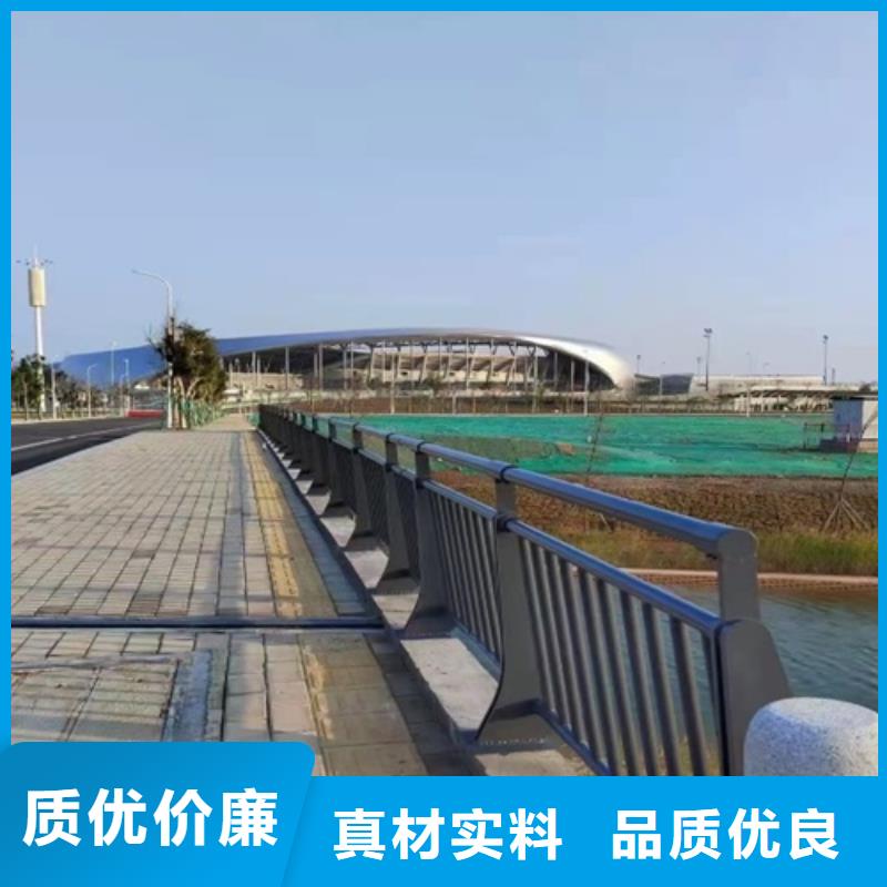 护栏中央分隔栏每个细节都严格把关