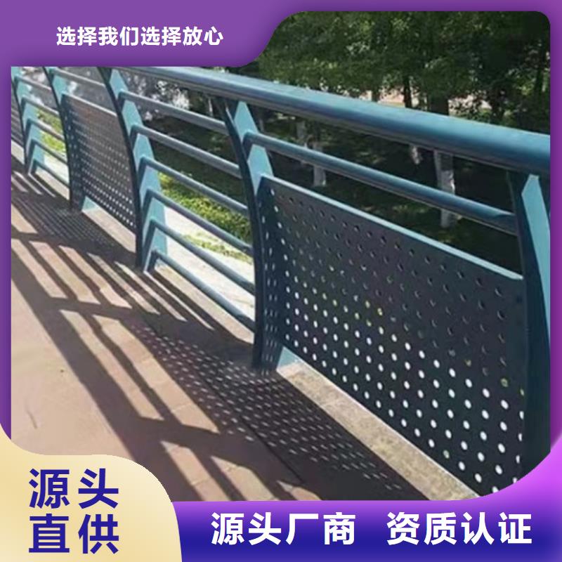 護欄中央分隔欄每個細節(jié)都嚴格把關(guān)