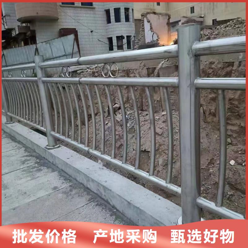  河道護(hù)欄實(shí)拍展現(xiàn)