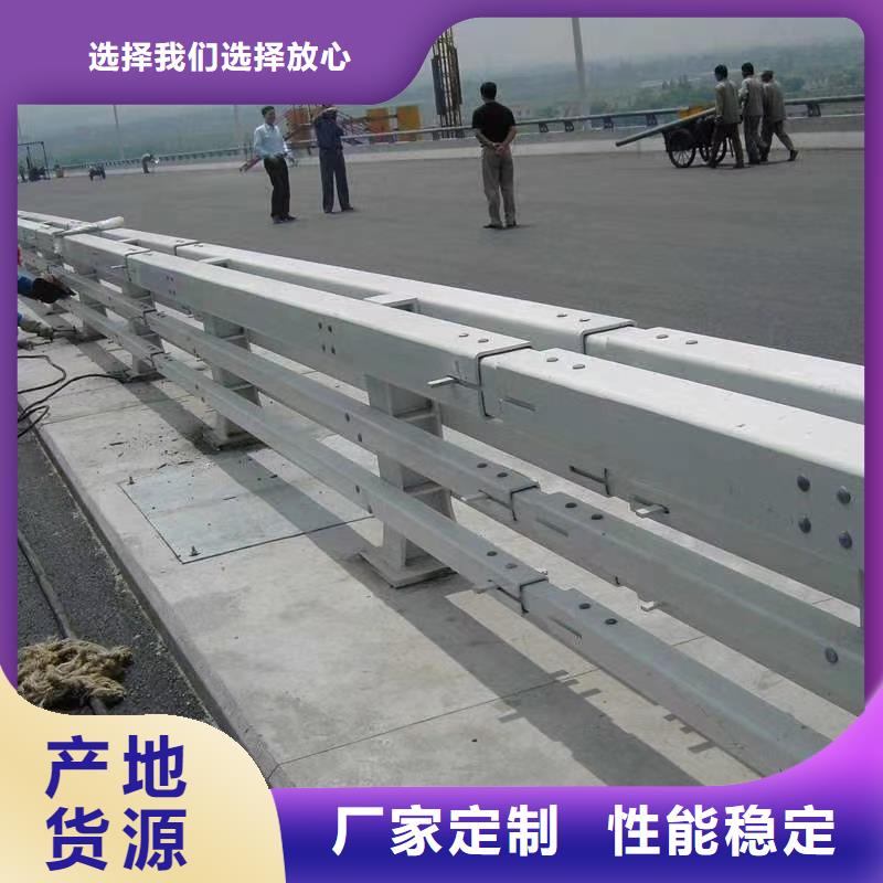 橋梁護(hù)欄鍍鋅噴塑防撞欄工程施工案例